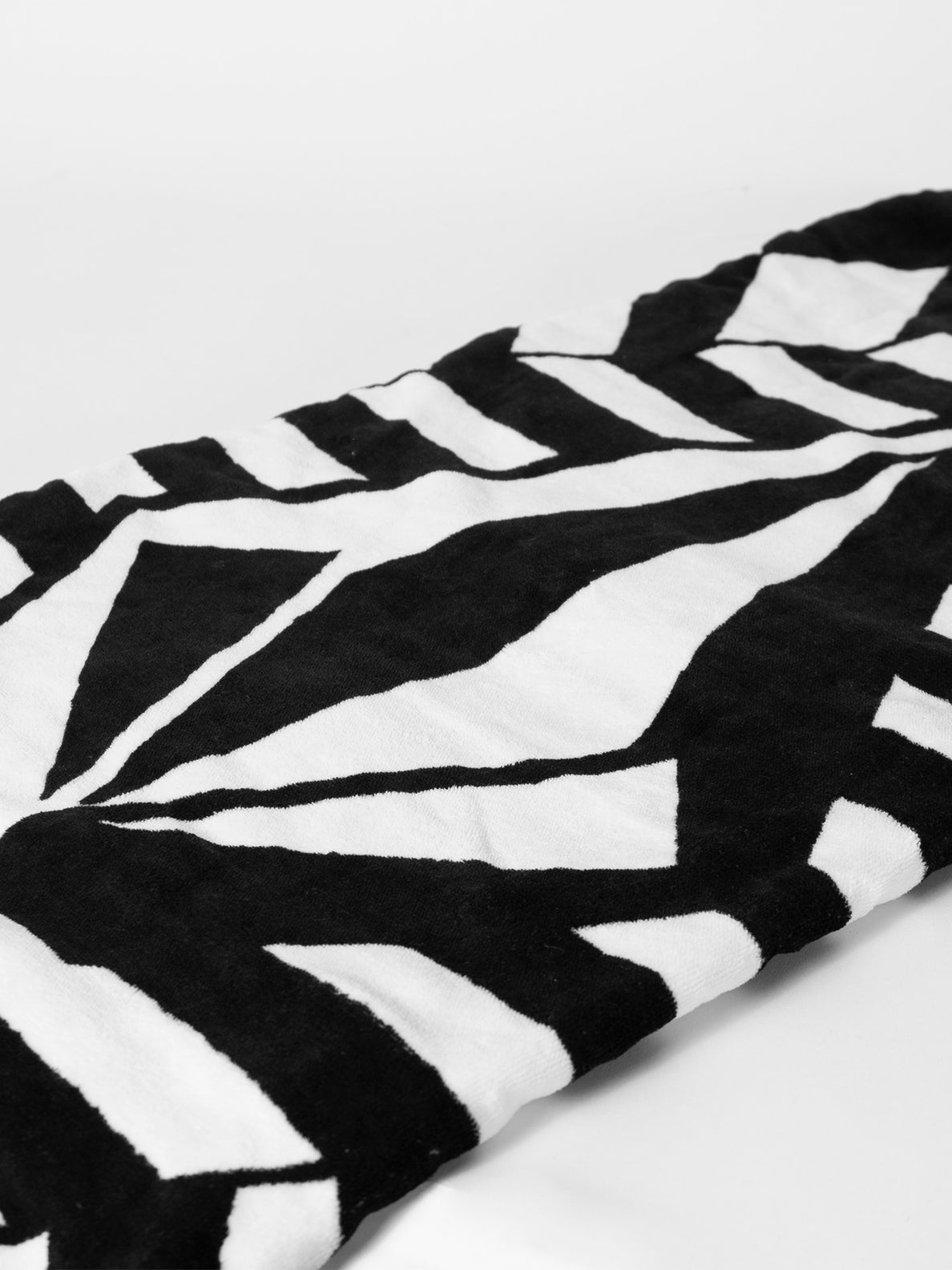Stoneray Towel - Black White