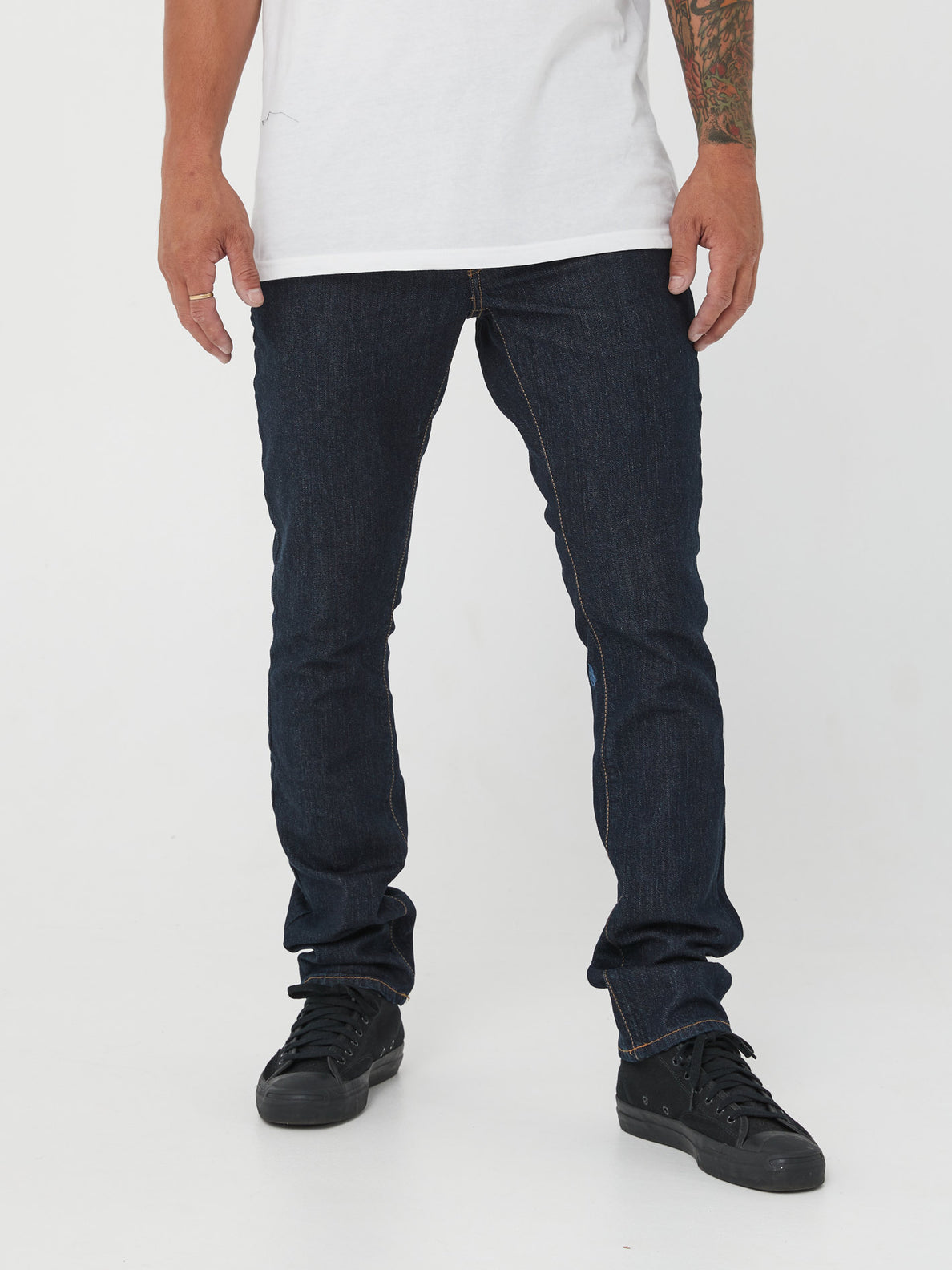 V 2x4 Skinny Modern Fit Jeans - RINSE