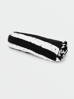 Juxtpose Towel Black (D6722201_BLK) [B]